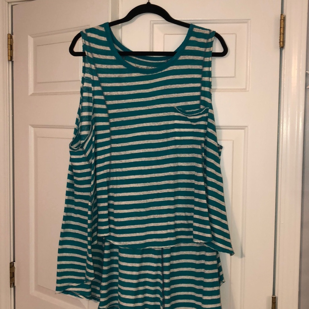 Free People M/L top!